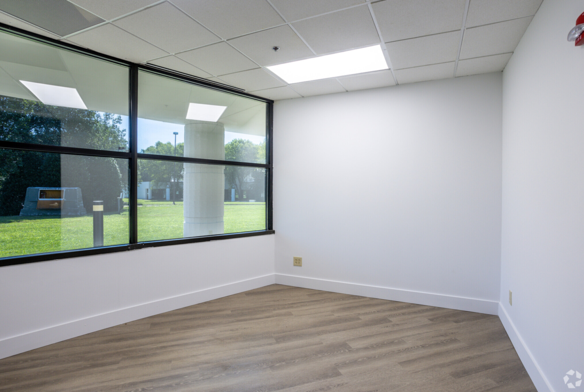 1251-Arrow-Pine-Dr-Charlotte-NC-Interior-Photo-24-LargeHighDefinition